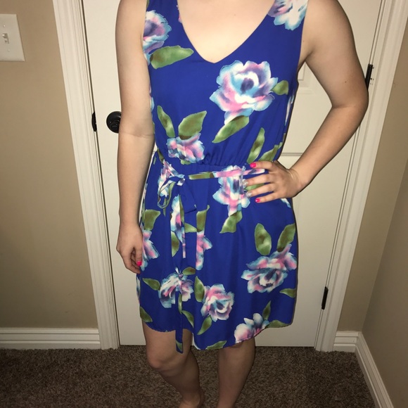 Dresses & Skirts - Sweet Floral Boutique Summer  Dress - Size Medium